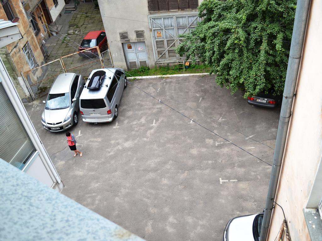 Wanted Hostel Lwów Zewnętrze zdjęcie