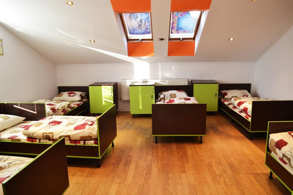 Wanted Hostel Lwów Zewnętrze zdjęcie