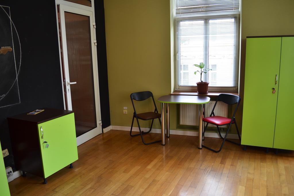 Wanted Hostel Lwów Zewnętrze zdjęcie
